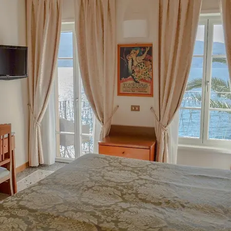 Du Hotel 3*