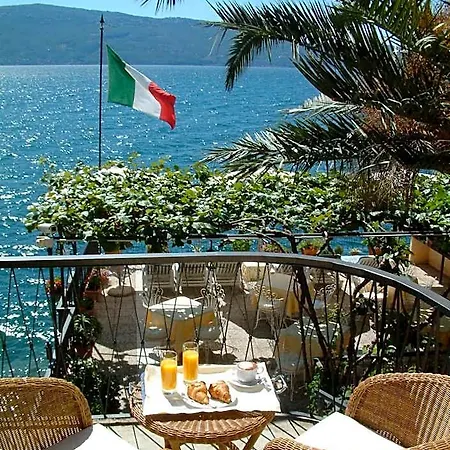 Du Hotel
